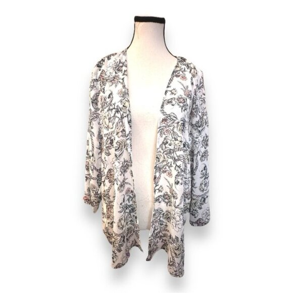 Women’s torrid 1/2 Floral Skull Cropped Chiffon Kimono Shrug 1X 2X 14 16 18 20 - Picture 3 of 10